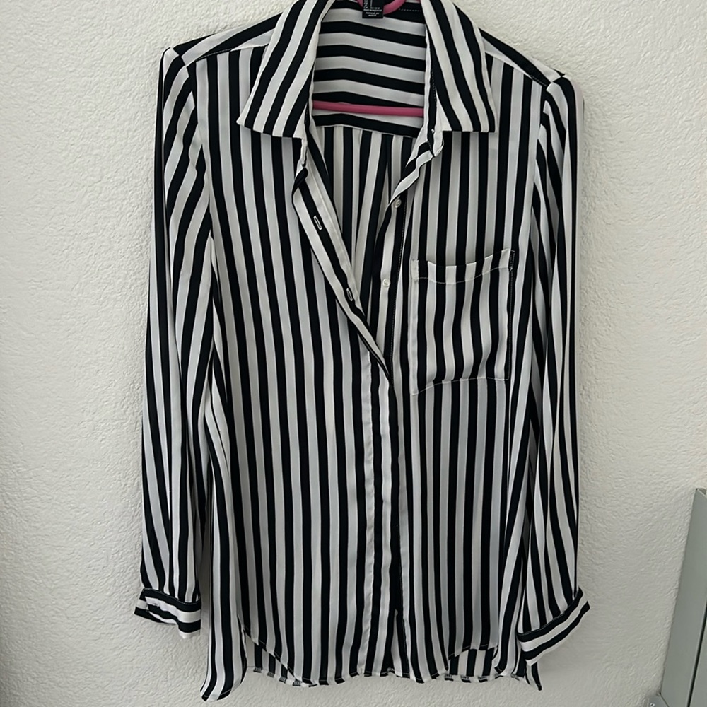 Women’s button down stripped shirt